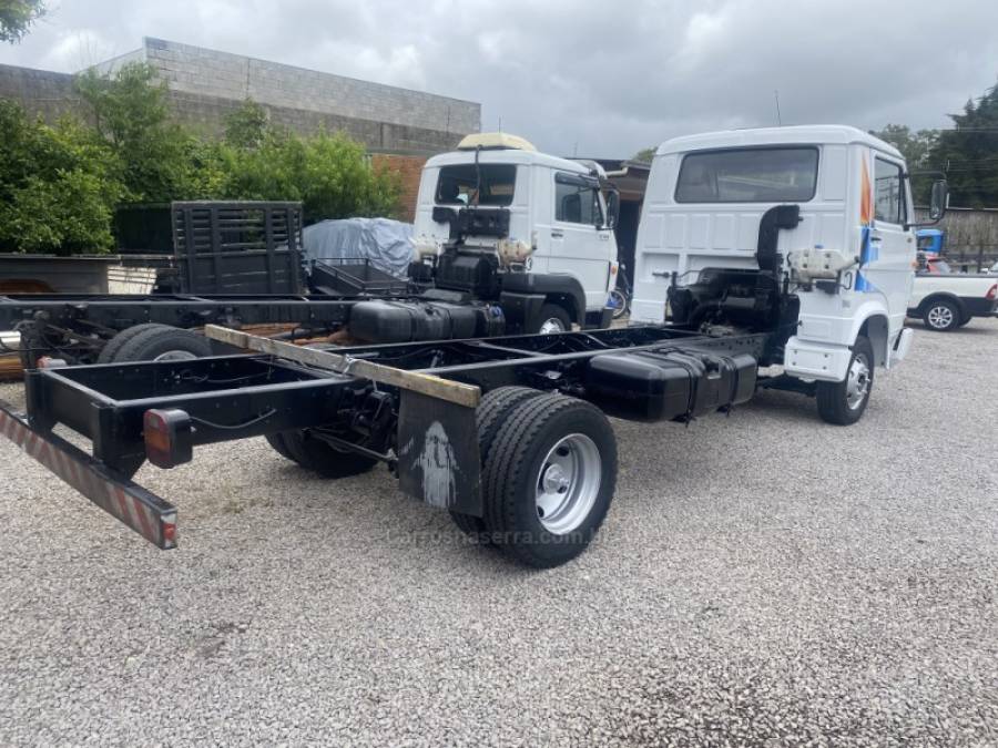 VOLKSWAGEN - 8-140 - 1998/1998 - Branca - Sob Consulta