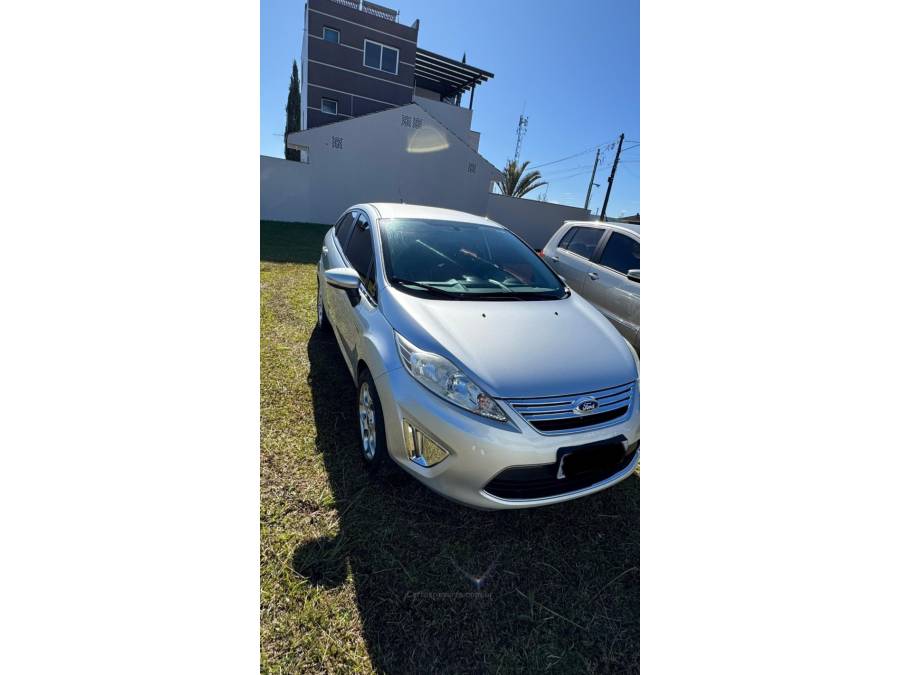 FORD - FIESTA - 2011/2012 - Prata - Sob Consulta