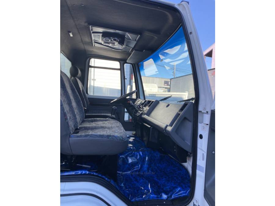 FORD - CARGO 815 - 2004/2004 - Branca - Sob Consulta