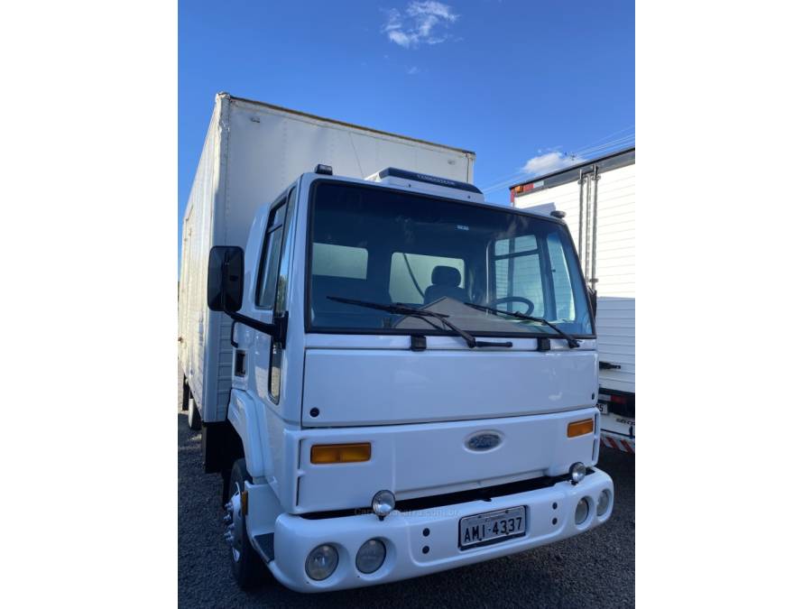 FORD - CARGO 815 - 2004/2004 - Branca - Sob Consulta