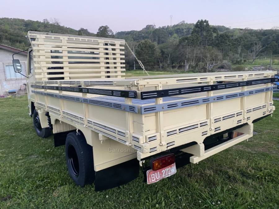 AGRALE - 1600 - 1986/1986 - Bege - Sob Consulta